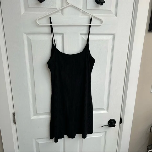 Divided Black Ribbed Dress - Picture 12 of 12